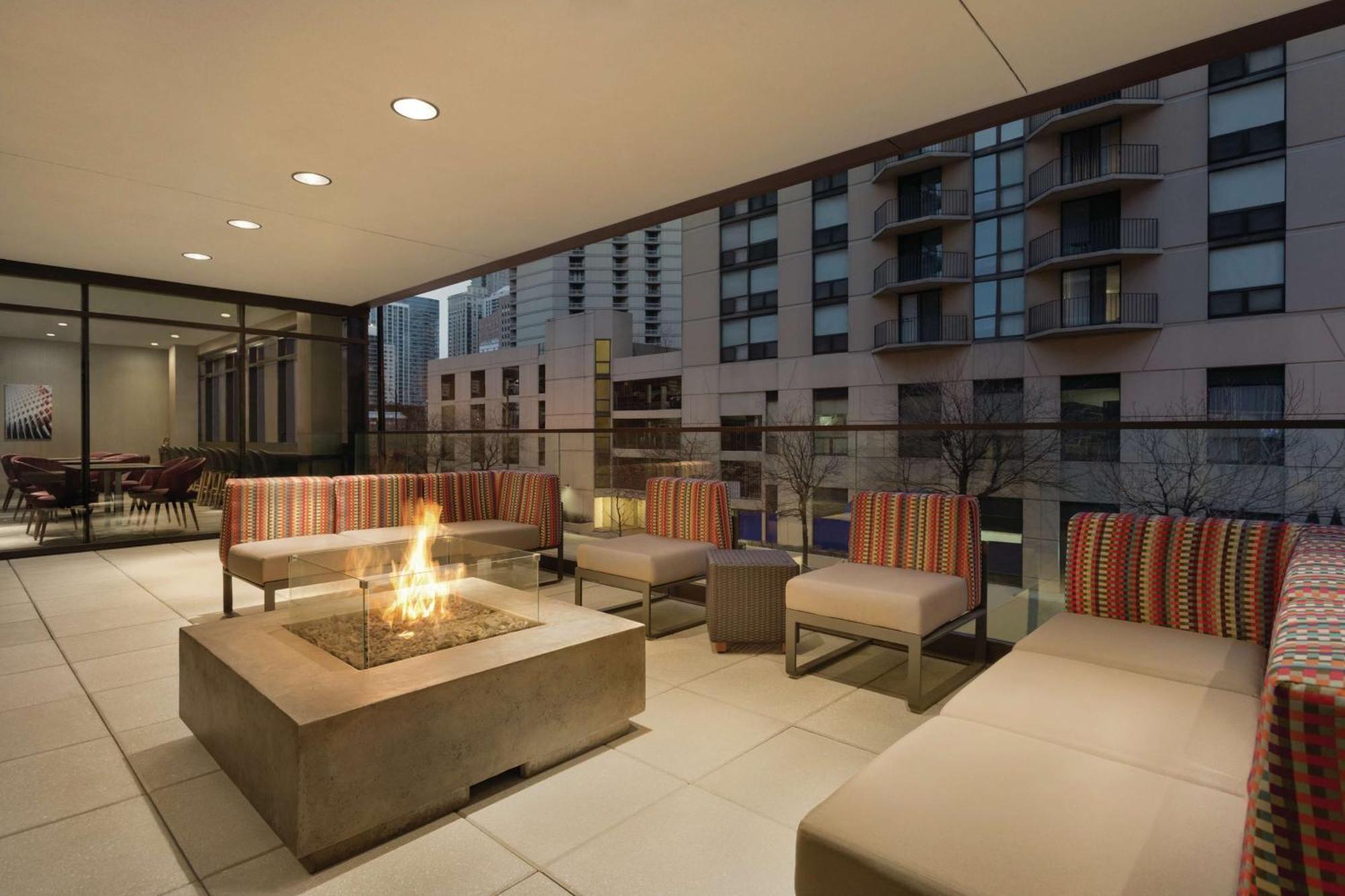 Home2 Suites By Hilton Chicago River North Exteriér fotografie